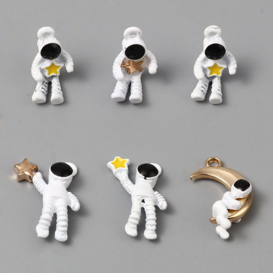 Immagine di Lega di Zinco Galassia Charms Astronauta Bianco Smalto 10 Pz