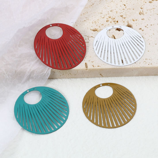 Immagine di Lega di Ferro Filigree Stamping Ciondoli Tondo Multicolore Striscia 3.1cm Dia, 10 Pz