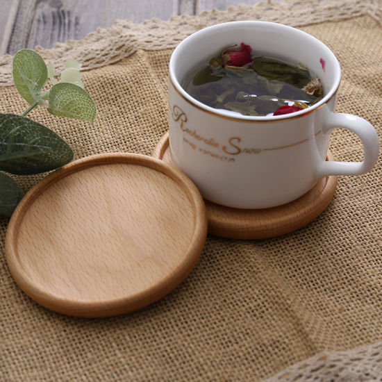 Image de Coussin de tasse de cérémonie du thé japonais à isolation en bois