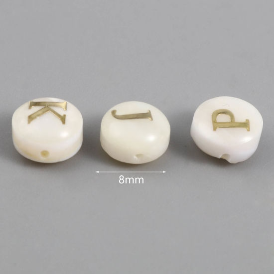 Image de Perles en Coquille Naturelle Plat-Rond Crème Alphabet Initial/ Lettre Majuscule 8mm Dia, Taille de Trou: 1.1mm, 10 Pcs
