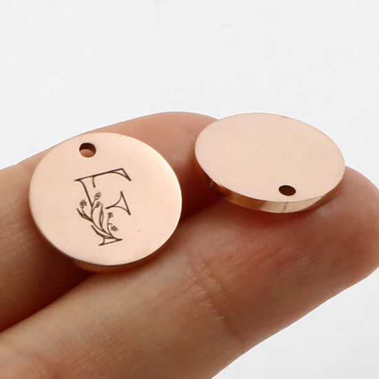 Immagine di Acciaio Inossidabile Charms Tondo Oro Rosa Lettera Maiuscola 15mm Dia., 1 Pz