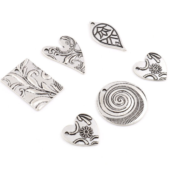 Picture of Zinc Based Alloy Charms Heart Antique Silver Color Leaf 10 PCs