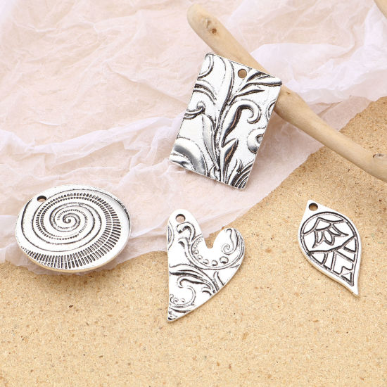 Picture of Zinc Based Alloy Charms Heart Antique Silver Color Leaf 10 PCs