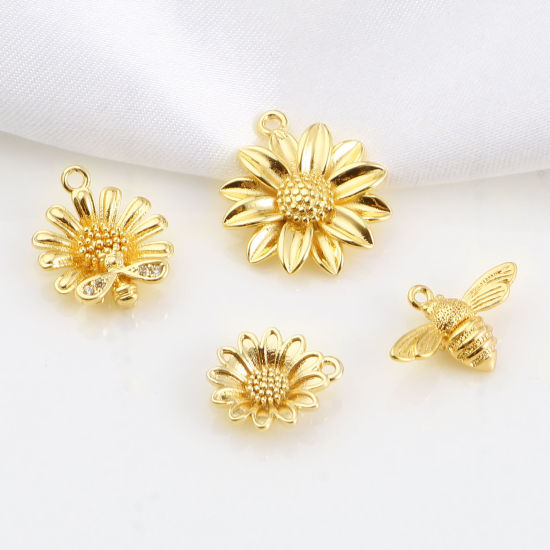 Picture of Brass Charms Daisy Flower 18K Real Gold Plated 2 PCs