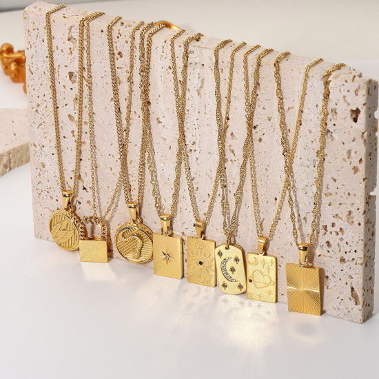 Imagen de Respetuoso del Medio Ambiente Sencillo & Casual Elegante 18k Chapado en Oro 304 Acero Inoxidable Cable Cadena Cruz Rectángulo Collar con Colgante Para Mujeres Fiesta 1 Unidad