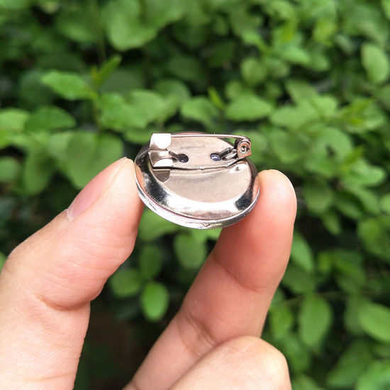 Picture of Glass Pin Brooches Round National Flag Silver Tone