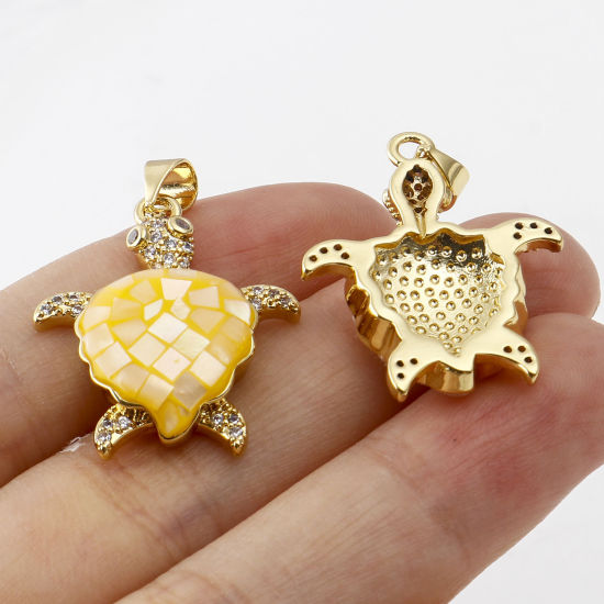 Imagen de Concha + Cobre Joyería del océano Colgantes 18k Chapado en Oro Multicolor Tortuga Marina 3D Claro Circón Artificial 3.1cm x 2.1cm, 1 Unidad