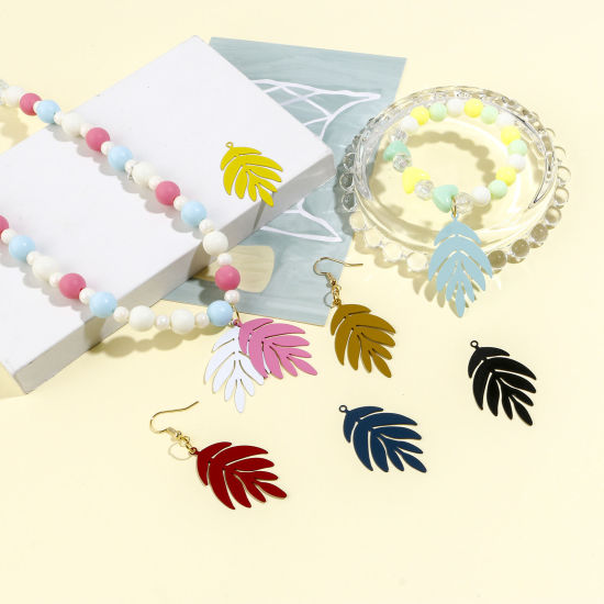 Bild von Eisenlegierung Filigran Stempel Verzierung Anhänger Blätter Bunt Spritzlackierung 4cm x 2.4cm, 10 Stück