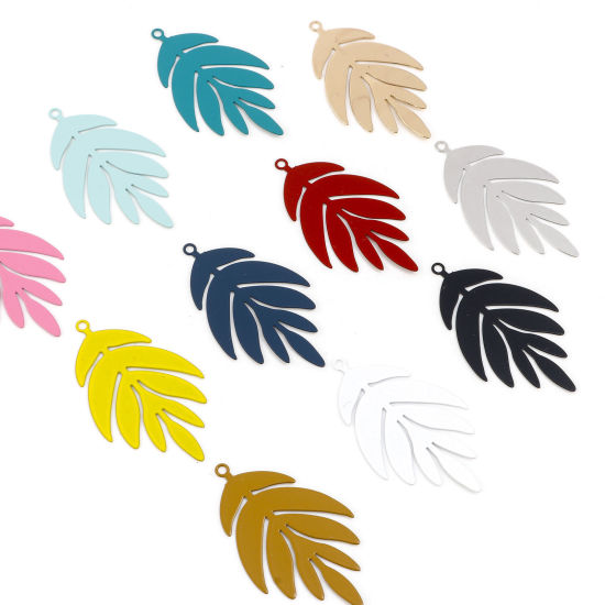 Bild von Eisenlegierung Filigran Stempel Verzierung Anhänger Blätter Bunt Spritzlackierung 4cm x 2.4cm, 10 Stück