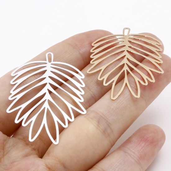 Imagen de Hierro Filigrana Estampación Colgantes Hoja Multicolor Pintura 3.8cm x 2.8cm, 10 Unidades