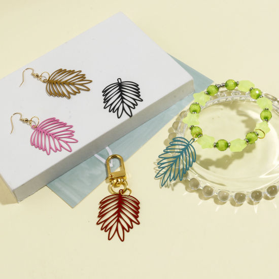 Imagen de Hierro Filigrana Estampación Colgantes Hoja Multicolor Pintura 3.8cm x 2.8cm, 10 Unidades