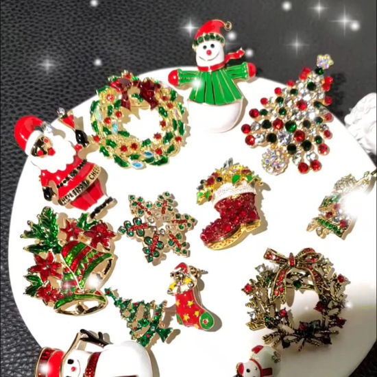 Imagen de Exquisito Pin Broches Papa Noél Navidad Muñeco de nieve Navidad Esmalte Multicolor Rhinestone 1 Unidad