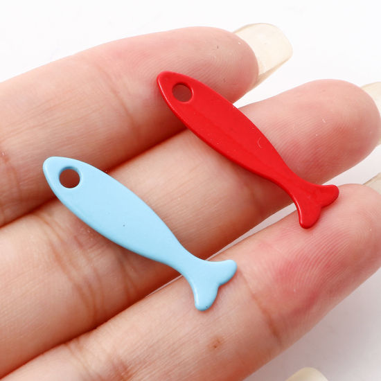 Image de Breloques Bijoux d'Océan en Alliage de Zinc Poisson Multicolore Laqué 26mm x 8mm, 10 Pcs