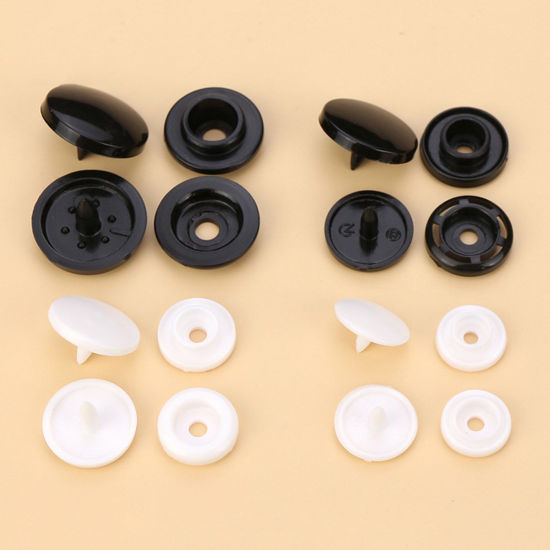 Picture of Plastic Snap Fastener Buttons Round Black & White 100 Sets