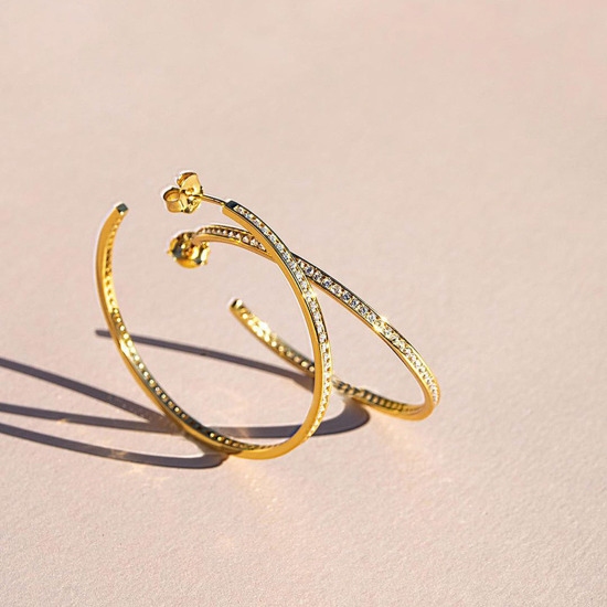 Immagine di Ecologico Semplice & Casual Elegante 18K Vero Oro Placcato Rame & Zircone Cubico orecchino cerchio Per Donne Anniversario 1 Paio