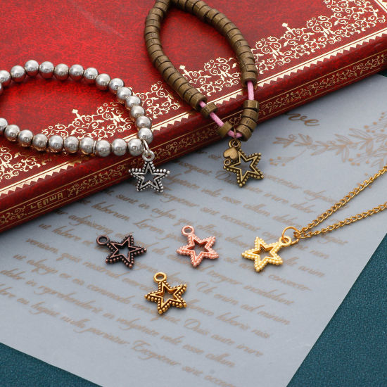 Bild von Zinklegierung Galaxis Charms Pentagramm Stern Bunt Punkt Hohl 17mm x 15mm, 50 Stück