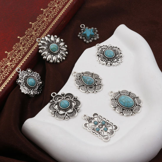 Imagen de Zamak Bohemia Colgantes Plata Antigua Verde Azul Tallado Con Resina Cabochons Imitación Turquesa 5 Unidades