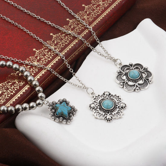 Imagen de Zamak Bohemia Colgantes Plata Antigua Verde Azul Tallado Con Resina Cabochons Imitación Turquesa 5 Unidades