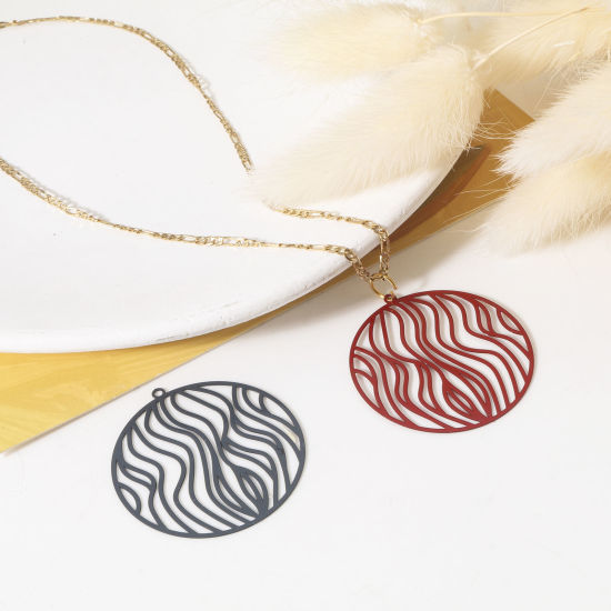 Bild von Eisenlegierung Filigran Stempel Verzierung Anhänger Rund Bunt Streifen 3.8cm x 3.6cm, 10 Stück