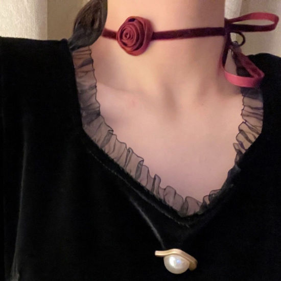 Picture of Velvet Elegant Statement Necklace Rose Flower Multicolor