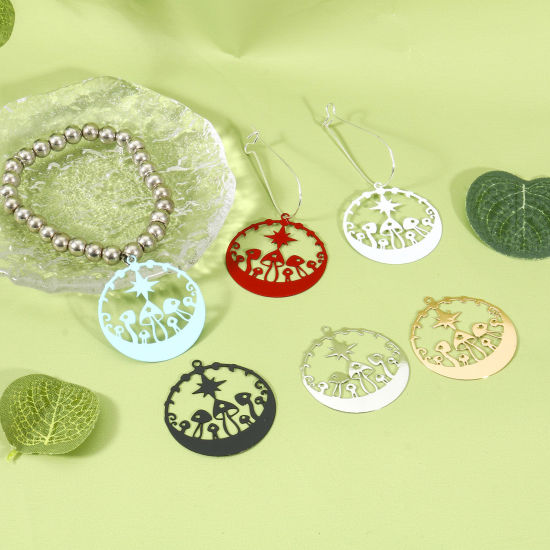 Imagen de Hierro Filigrana Estampación Colgantes Ronda Multicolor Hongo 3.3cm x 3cm, 10 Unidades