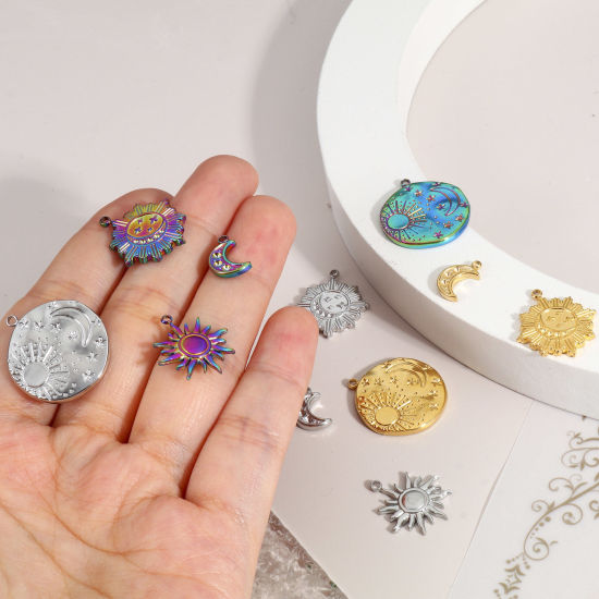 Bild von Umweltfreundliche Vakuumbeschichtung 304 Edelstahl Galaxis Charms Sonne Bunt Mond 2 Stück