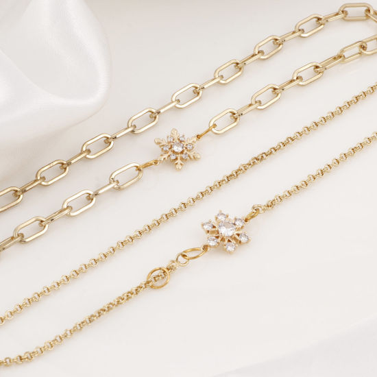 Bild von Messing Wetter Kollektion Steckverbinder Charms Anhänger Weihnachten Schneeflocke 18K Echtgold plattiert Micro Pave Klar Zirkonia 2 Stück