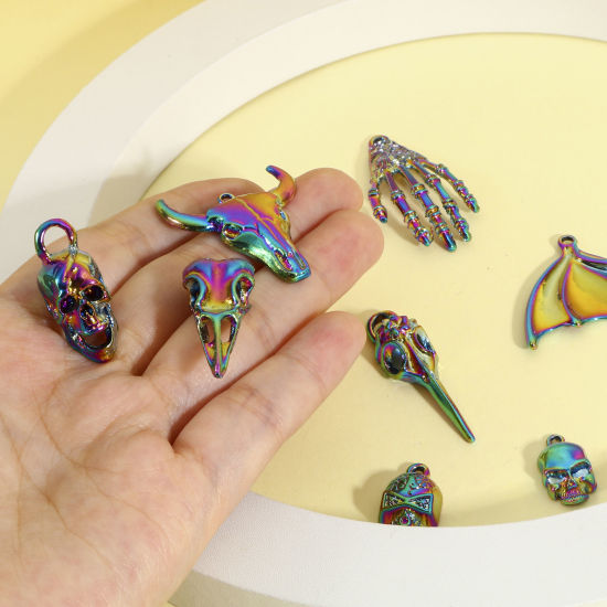 Bild von Zinklegierung Halloween Anhänger Regenbogenfarbe Plattiert Skelett Schädel 5 Stück
