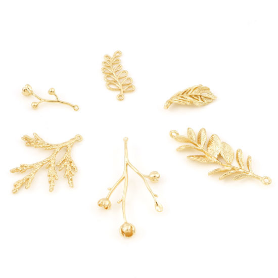 Image de Pendentifs en Laiton Fleur Plaqué Or Véritable 18K Feuilles 3D 2 Pcs