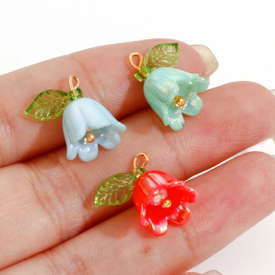 Bild von Zinklegierung + Harz Charms Vergoldet Bunt Blume Blätter Maiglöckchen 3D 14.5mm x 14mm, 10 Stück