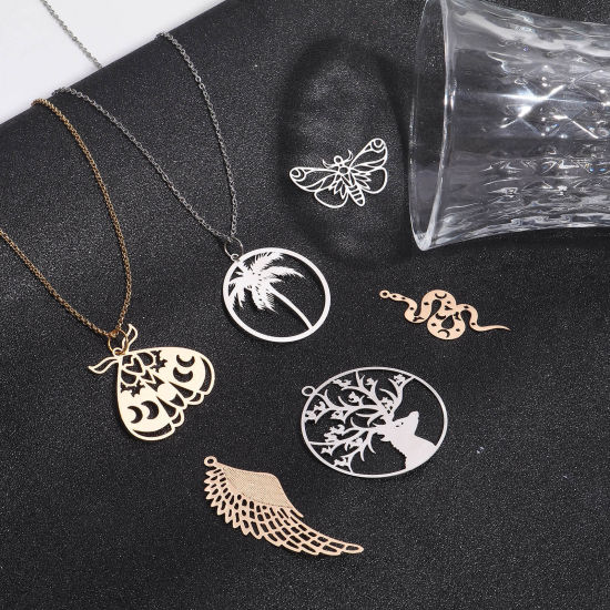 Imagen de Hierro Filigrana Estampación Colgantes Multicolor Polilla Eclipse Lunar Hueco 10 Unidades