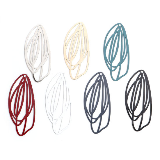 Bild von Eisenlegierung Filigran Stempel Verzierung Anhänger Bunt Blätter Hohl 5cm x 2.1cm, 10 Stück