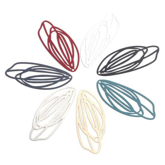 Bild von Eisenlegierung Filigran Stempel Verzierung Anhänger Bunt Blätter Hohl 5cm x 2.1cm, 10 Stück