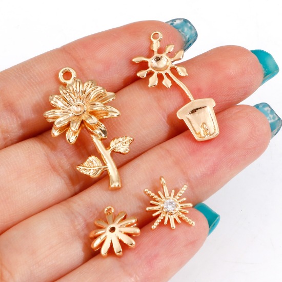 Immagine di Ottone Charms Fiore 18K Vero Oro Placcato Stella Trasparente Cubic Zirconiae 2 Pz