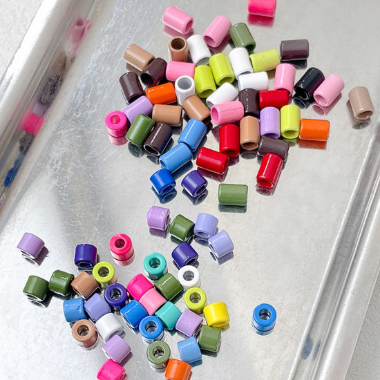 亜鉛合金 スペーサー ビーズ ペンダント チャームト DIY 手作り ハンドメイド ジュエリー アクセサリーを作る ランダムミックスカラー 円筒形 ペインティング 10 個 の画像