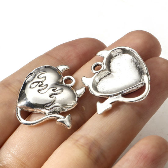 Immagine di Lega di Zinco Halloween Charms Argento Antico Cuore Il Diavolo 27mm x 24mm, 10 Pz
