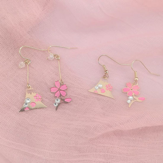 Image de Boucles d'Oreilles Asymétriques en Laiton Style Japonais Doré Rose Triangle Fleurs Émail 1 Paire                                                                                                                                                              