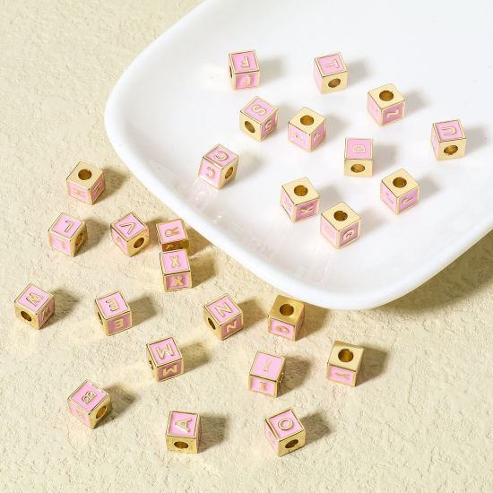 真鍮 シンプル ビーズ ペンダント チャーム DIY 手作り ハンドメイド ジュエリー アクセサリーを作る K18ゴールドフィルド 多色 キューブ キャピタルレター エナメル 文字「 A-Z」 1 個 の画像