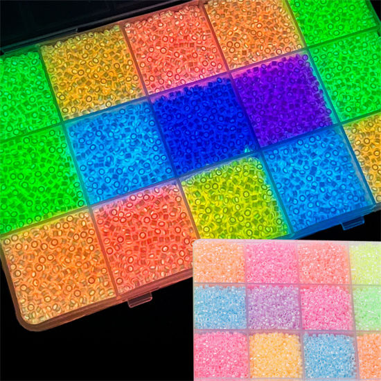 Image de Perles de Rocailles en Verre Rocailles Rondes Multicolore Brille dans le Noir Lumineux Env. 2.5mm Dia., Trou: Env. 1mm, 10 Grammes (Env. 70 Pcs/Gramme)