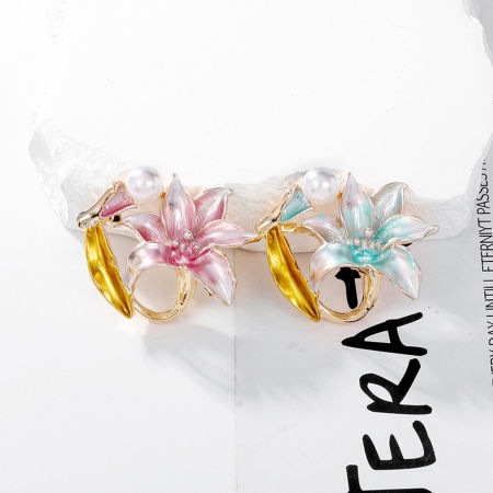 Ethnic Pin Brooches Lilium Gold Plated Enamel