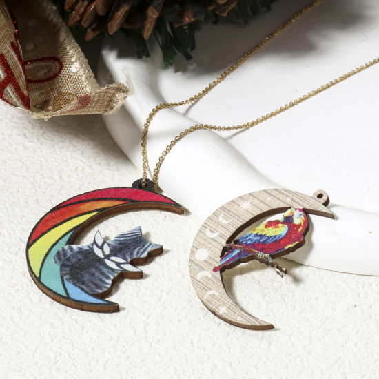 Image de 10 Pcs Pendentifs Galaxie en Bois Naturel Multicolore Demi Lune 4.3cm x 3.5cm
