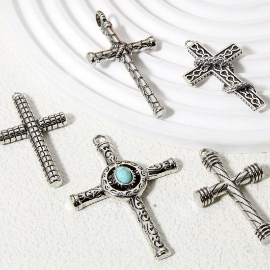 Picture of Zinc Based Alloy Religious Pendants Antique Silver Color Cross