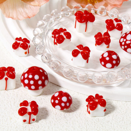 Bild von 2 Stück Muranoglas Perlen für die Herstellung von DIY-Charme-Schmuck Pilz Weiß & Rot 3D