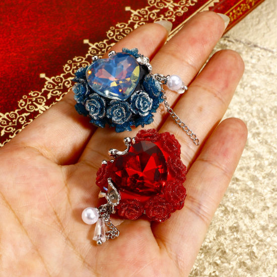 1 個 亜鉛合金＋樹脂粘土 スペーサー バロック ビーズ ペンダント チャーム DIY 手作り ハンドメイド ジュエリー アクセサリーを作る ハート 多色 クラウン柄 ラインストーン付き 約27mm x 27mm 穴：約2.6mm の画像