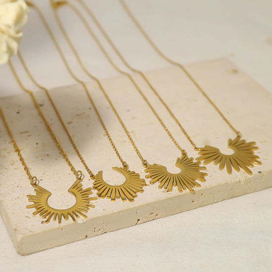 Image de 1 Pièce Collier à Pendentif Chaîne Maille Forçat Galaxie en 304 Acier Inoxydable Respectueux de la Nature Simple & Décontracté Plaqué Or Véritable 18K Rayons de Soleil Pour Femmes Fête
