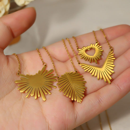 Image de 1 Pièce Collier à Pendentif Chaîne Maille Forçat Galaxie en 304 Acier Inoxydable Respectueux de la Nature Simple & Décontracté Plaqué Or Véritable 18K Rayons de Soleil Pour Femmes Fête