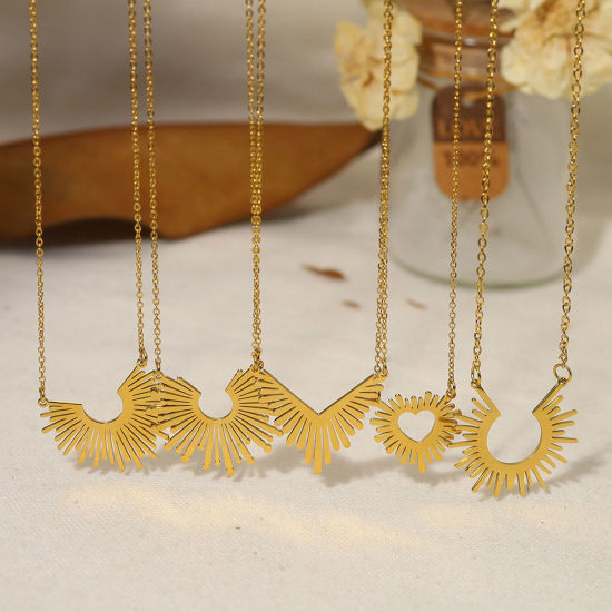 Image de 1 Pièce Collier à Pendentif Chaîne Maille Forçat Galaxie en 304 Acier Inoxydable Respectueux de la Nature Simple & Décontracté Plaqué Or Véritable 18K Rayons de Soleil Pour Femmes Fête