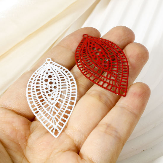 Imagen de 10 Unidades Hierro Filigrana Estampación Colgantes Multicolor Hoja Pintura 4.5cm x 2.4cm