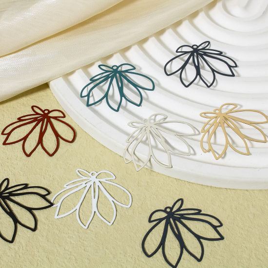 Image de 10 Pcs Pendentifs Estampe en Filigrane en Alliage de Fer Multicolore Feuilles de Fleur Laqué 3.6cm x 3cm