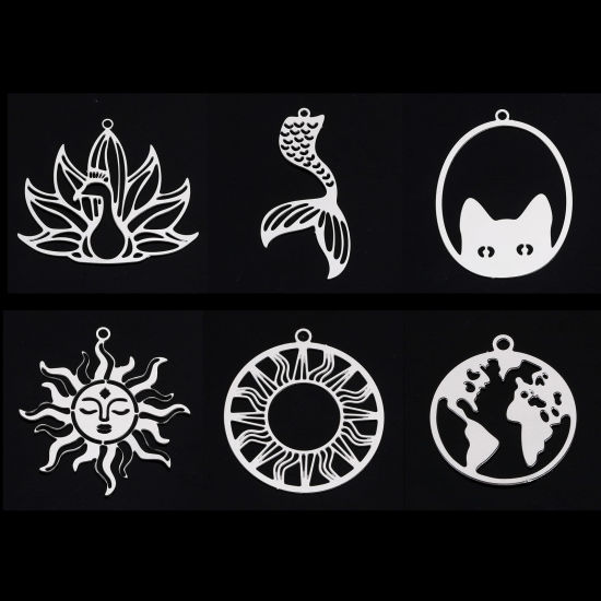 Picture of 304 Stainless Steel Pendants Silver Tone Filigree Stamping